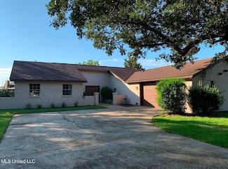 12384 Crestview Ct, Gulfport, MS 39503