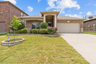 2200 Frosted Willow Ln, Fort Worth, TX 76177