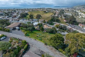 1575 Hillcrest Dr, Arroyo Grande, CA 93420