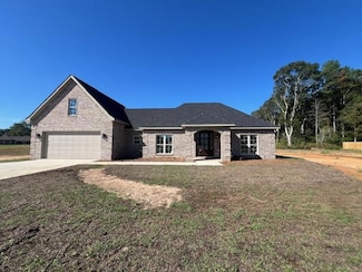 33 M D Thompson Rd, Moselle, MS 39459