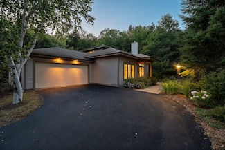 7 Bacchus Cir, Hanover, NH 03755