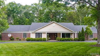 74 E Ladue Estates Dr, Creve Coeur, MO 63141