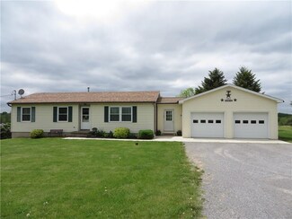 1052 Mcewen Rd, Le Roy, NY 14482