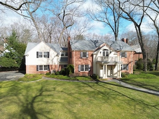 210 Park Dr, Longmeadow, MA 01106
