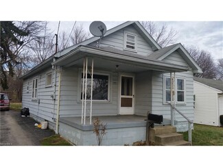 946 E Dewey Ave, Youngstown, OH 44502