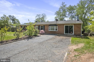 603 W Church Rd, Sterling, VA 20164