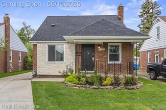 7267 Fenton St, Dearborn Heights, MI 48127