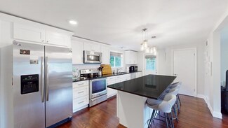 21 Wakefield Ave, Saugus, MA 01906