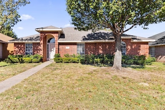 447 Orchard Hill Dr, Cedar Hill, TX 75104
