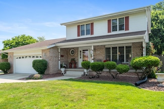 9419 Verbena Dr, Munster, IN 46321
