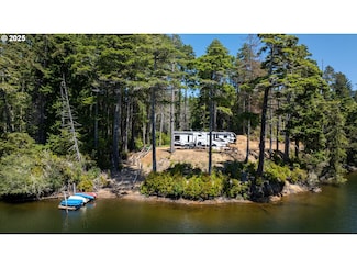 70298 Highway 101, North Bend, OR 97459
