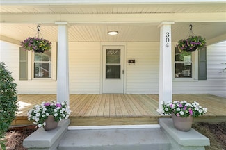304 Louise Ave, High Point, NC 27262