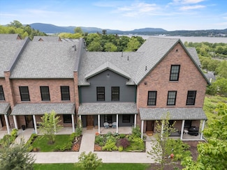 17 River Ridge Ct, Beacon, NY 12508