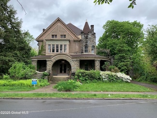 1077 University Place, Schenectady, NY 12308