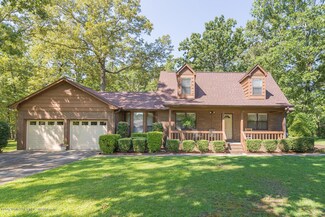 1002 Roy Bennett Cir, Jasper, AL 35503