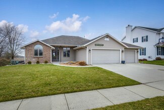 821 Waveland Rd, Janesville, WI 53548