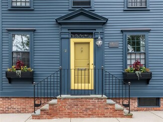 42 2nd St, Newport, RI 02840
