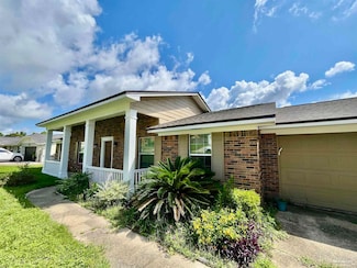 5934 W Shore Dr, Pensacola, FL 32526
