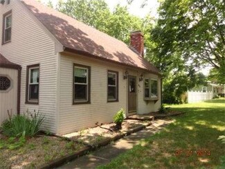 431 Cross Rd, North Dartmouth, MA 02747