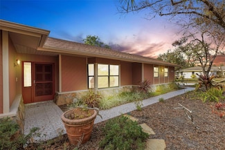2218 Shadow Oaks Rd, Sarasota, FL 34240