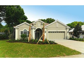 464 Lake of the Woods Dr, Venice, FL 34293