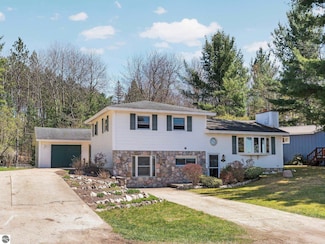 10239 Grand Kal Rd SW, Fife Lake, MI 49633