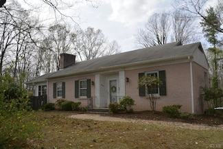 1104 High St, Farmville, VA 23901