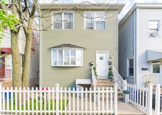 14 Grand St, Garfield, NJ 07026