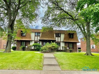 5544 Cresthaven Ln, Toledo, OH 43614