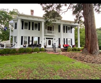 513 N Church St, Walhalla, SC 29691