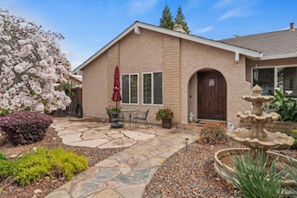 120 Canyon Rim Dr, Folsom, CA 95630