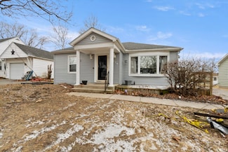 2126 Medford Dr, Fort Wayne, IN 46803