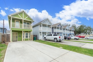 404 Spooner St, Pasadena, TX 77506