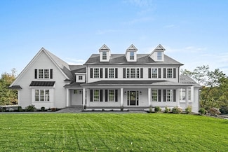 14 Liana St, Woburn, MA 01801