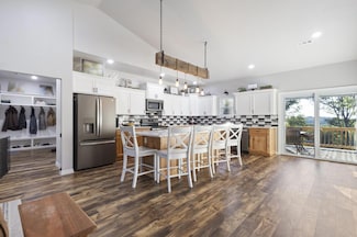 24 Flint Ln, Washburn, MO 65772