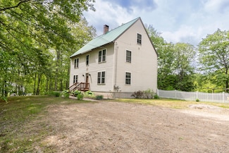 25 Adirondack Dr, Hollis Center, ME 04042