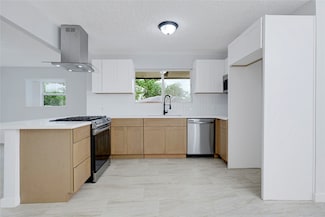 17227 Sunshine St, Houston, TX 77049