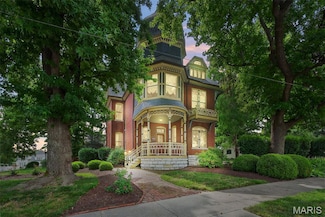 128 N 6th St, Saint Charles, MO 63301