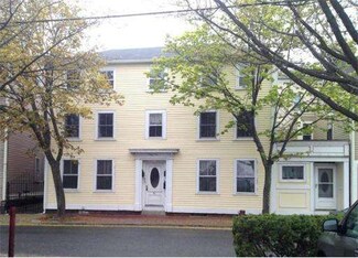 92 Derby St Unit 2, Salem, MA 01970