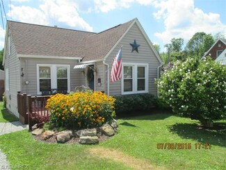 7910 Service St, Masury, OH 44438