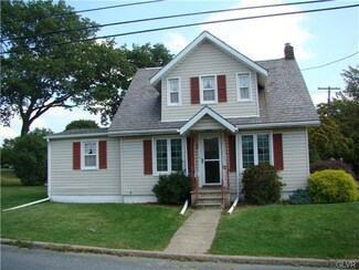 3 Fairview Ave, Wind Gap, PA 18091