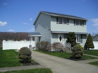 38 Jeffrey Dr, Kingston, PA 18704