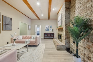 1712 Saint James Dr, Carrollton, TX 75007