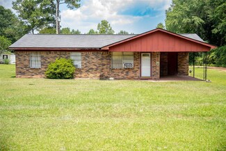 2801 Auburn St, Tuskegee, AL 36083