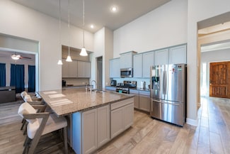 8518 Catlina Manor Ln, Richmond, TX 77407