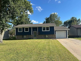 811 W 10th St, Schuyler, NE 68661
