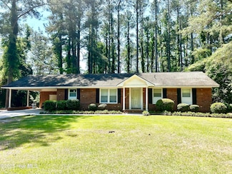12800 Debra Dr, Laurinburg, NC 28352