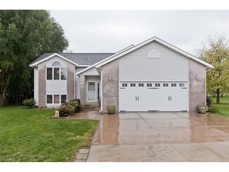 537 Clover Ridge Dr, Walford, IA 52351