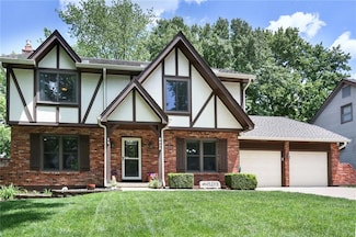 8923 Alden St, Lenexa, KS 66215