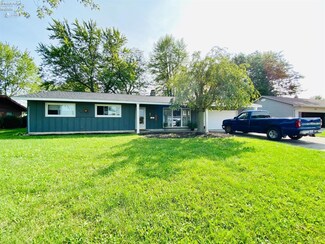 607 W Smith St, Gibsonburg, OH 43431